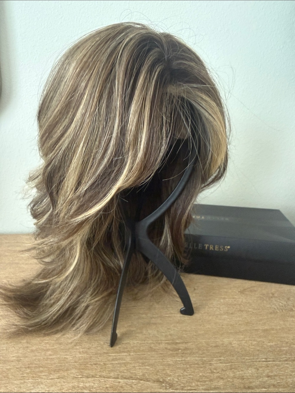 Belle Tress wig-Campbell in Cappuccino Latte-R